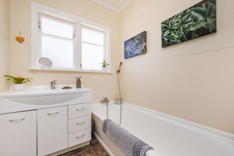 Photo of property in 32 Kingston Street, Awapuni, Palmerston North, 4412