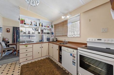 Photo of property in 5 Bonnie Glen Crescent, Ebdentown, Upper Hutt, 5018