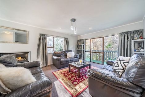 Photo of property in 32 Elmslie Road, Pinehaven, Upper Hutt, 5019