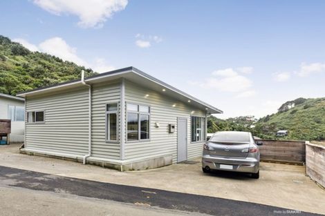 Photo of property in 34 Cave Road, Houghton Bay, Wellington, 6023