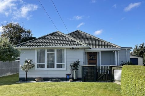 Photo of property in 22 Lambeth Crescent, Northcote, Christchurch, 8052