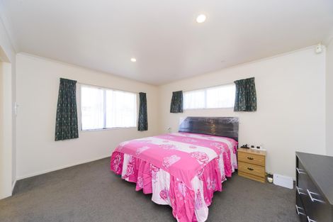 Photo of property in 110 Peter Hall Drive, Kelvin Grove, Palmerston North, 4414