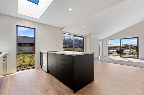 Photo of property in 22 Riley Street, Lake Hawea, 9382