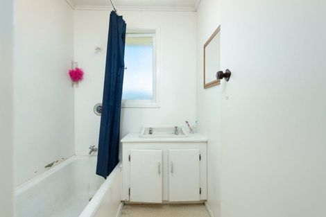 Photo of property in 16 Harris Street, Naenae, Lower Hutt, 5011