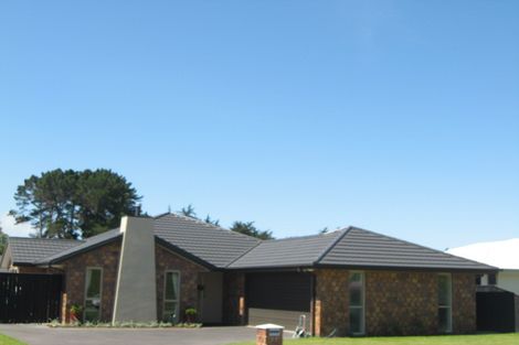 Photo of property in 27 Pentonville Close, Westmorland, Christchurch, 8025