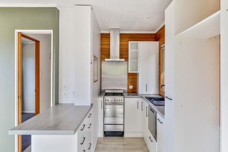 Photo of property in 2/633 Glenfield Road, Totara Vale, Auckland, 0629