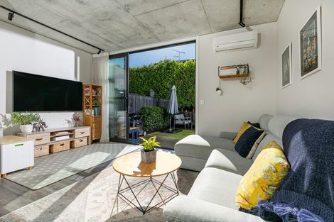 Photo of property in 3/4165 Great North Road, Glen Eden, Auckland, 0602