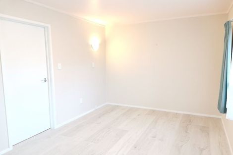 Photo of property in 172 Wiseley Road, West Harbour, Auckland, 0618