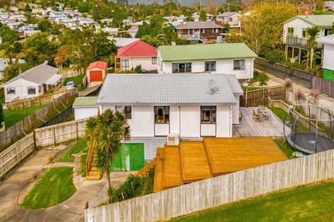 Photo of property in 3 Maywood Crescent, Glen Eden, Auckland, 0602