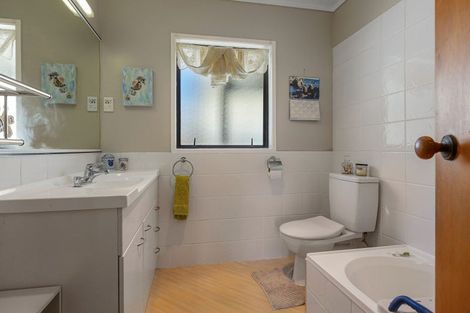 Photo of property in 54 Stratford Drive, Cable Bay, 0420