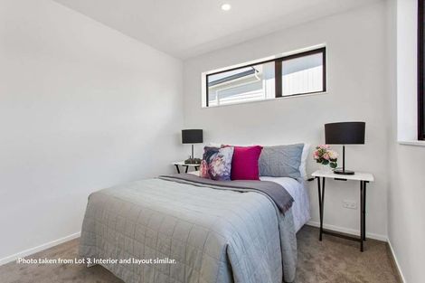 Photo of property in 26a Holland Avenue, Point England, Auckland, 1072