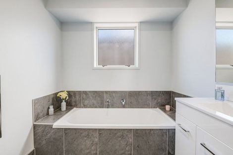 Photo of property in 24 Minerva Avenue, Helensville, 0800