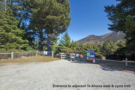 Photo of property in 420 Domain Road, Lake Hawea, Wanaka, 9382