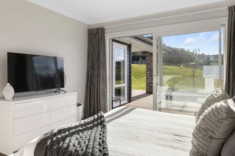 Photo of property in 7 Lochinvar Lane, Acacia Bay, Taupo, 3385