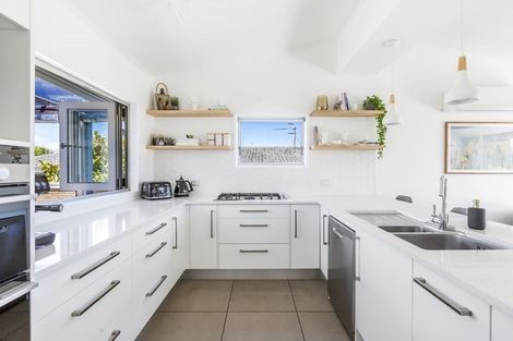 Photo of property in 1301 Whangaparaoa Road, Army Bay, Whangaparaoa, 0930