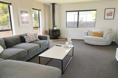 Photo of property in 5 Sequoia Place, Pukete, Hamilton, 3200