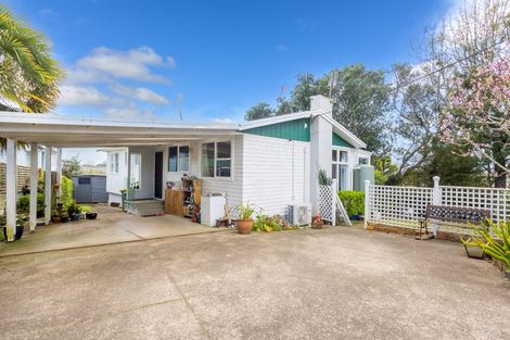 Photo of property in 2/27 Raleigh Road, Northcote, Auckland, 0627
