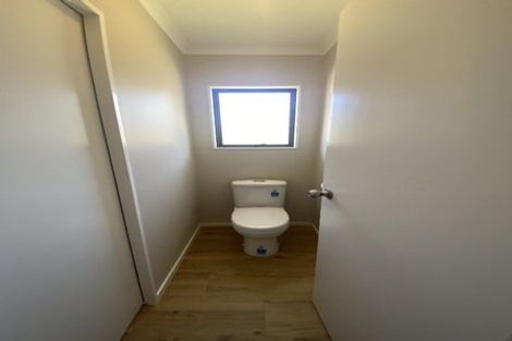 Photo of property in 6 Bury Grove, Strathmore Park, Wellington, 6022