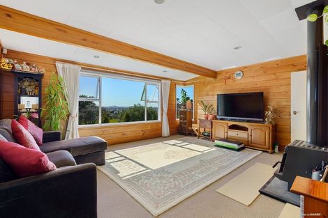 Photo of property in 300 Sturges Road, Henderson Valley, Auckland, 0612