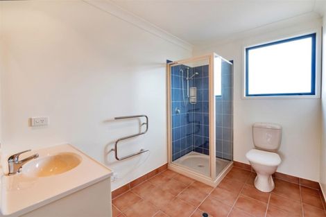 Photo of property in 1 Highfields Terrace, Henderson, Auckland, 0612