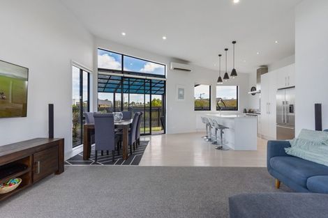 Photo of property in 1 Gallantry Crescent, Papakura, 2110