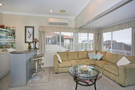 Photo of property in 17 Santa Monica Place, Goodwood Heights, Auckland, 2105