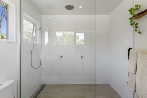 Photo of property in 48 Stewart Glen, Acacia Bay, Taupo, 3385