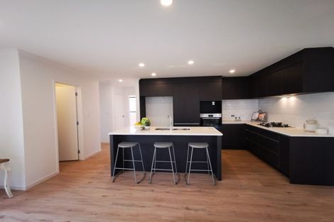Photo of property in 12 Ropere Street, Kumeu, 0810