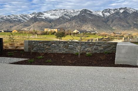 Photo of property in 2 Inder Street, Jacks Point, 9371