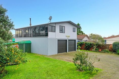 Photo of property in 18 Tawhara Place, Edgecumbe, 3120