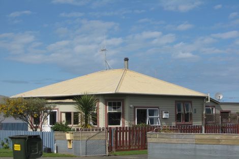 Photo of property in 16 Tongariro Street, Castlecliff, Whanganui, 4501