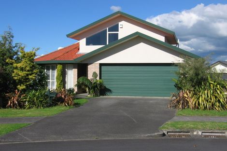 Photo of property in 10 Paradise Place, Pakuranga Heights, Auckland, 2010