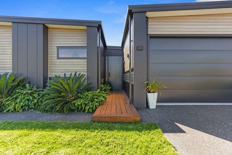 Photo of property in 99 The Boulevard, Papamoa Beach, Papamoa, 3118