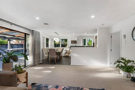 Photo of property in 36 Sunline Avenue, Massey, Auckland, 0614