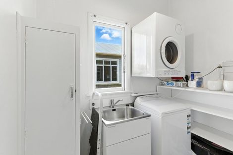 Photo of property in 253 Macandrew Road, Forbury, Dunedin, 9012