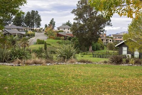 Photo of property in 32 Golf View Close, Fairhall, 7272