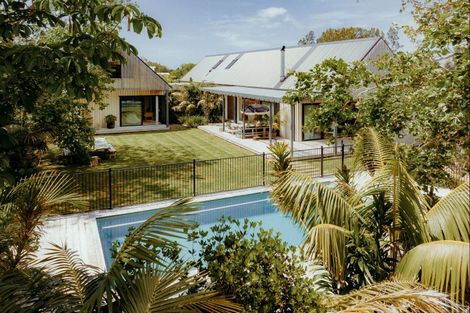 Photo of property in 16 Shearwater Lane, Point Wells, 0986