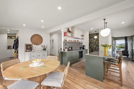 Photo of property in 5 Manuka Terrace, Eastbourne, Lower Hutt, 5013