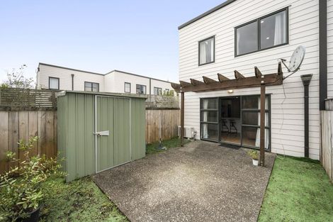 Photo of property in 5/17 Harbour View Road, Te Atatu Peninsula, Auckland, 0610