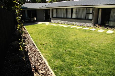 Photo of property in 17 Hawthornden Road, Avonhead, Christchurch, 8042