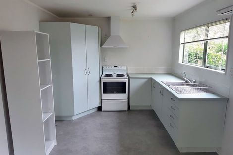 Photo of property in 17a Enderby Drive, Te Atatu Peninsula, Auckland, 0610