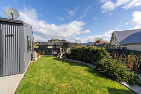 Photo of property in 27 Tawera Place, Te Anau, 9679