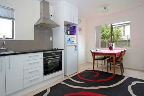 Photo of property in 2/38 Maplesden Drive, Clendon Park, Auckland, 2103