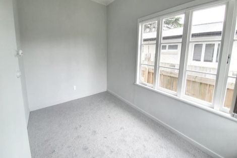 Photo of property in 33 Huia Road, Papatoetoe, Auckland, 2025