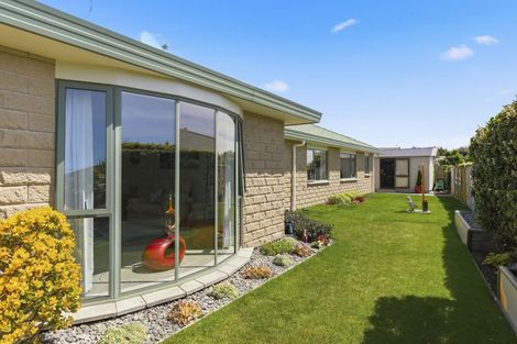 Photo of property in 100 Milne Drive, Paraparaumu, 5032