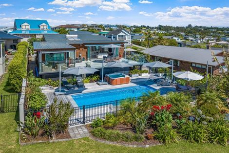 Photo of property in 32 Kahurangi Place, Snells Beach, 0920