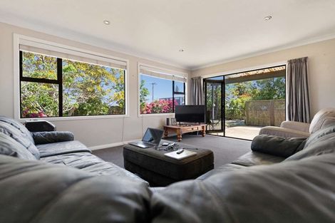 Photo of property in 32 Willow Avenue, Hannahs Bay, Rotorua, 3010