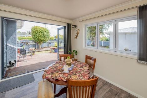 Photo of property in 88 Queen Street West, Levin, 5510