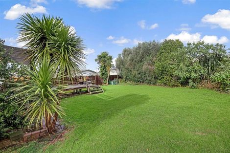 Photo of property in 17 Bodi Place, Te Atatu South, Auckland, 0610
