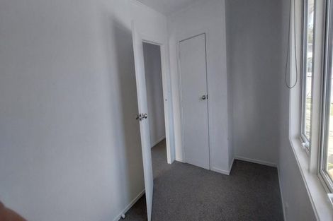 Photo of property in 9 Maybelle Place, Kelston, Auckland, 0602